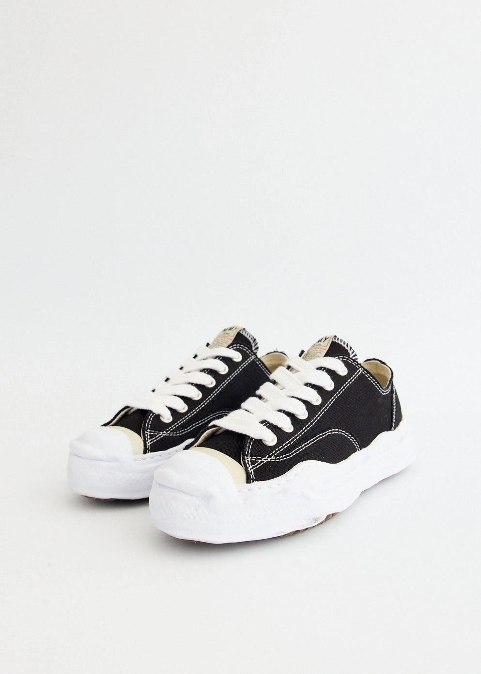 Superior Materials Hank Low Top Sneakers