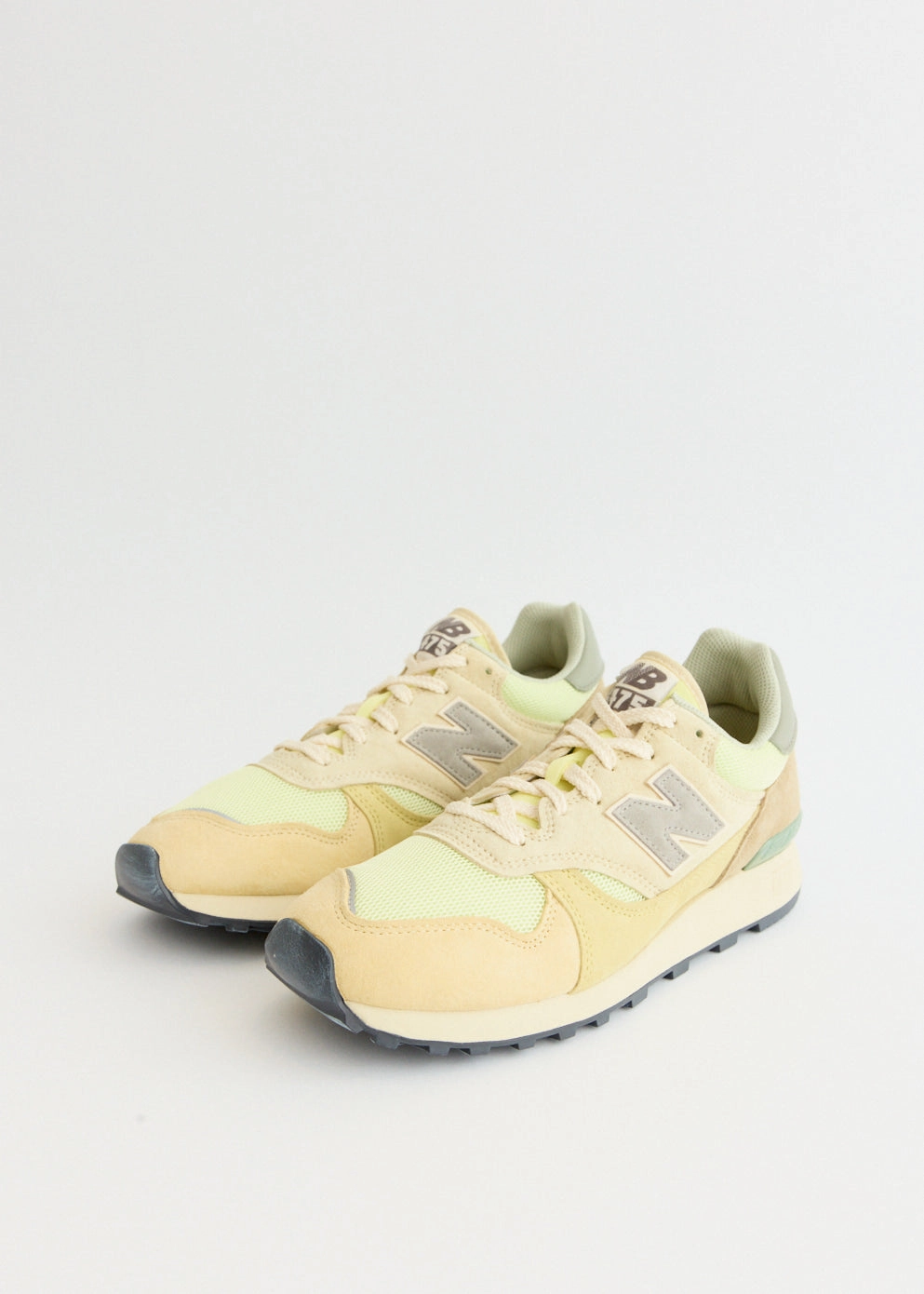 x AURALEE 475 'Aloe Wash' Sneakers Seamless Style, Outdoor Essential