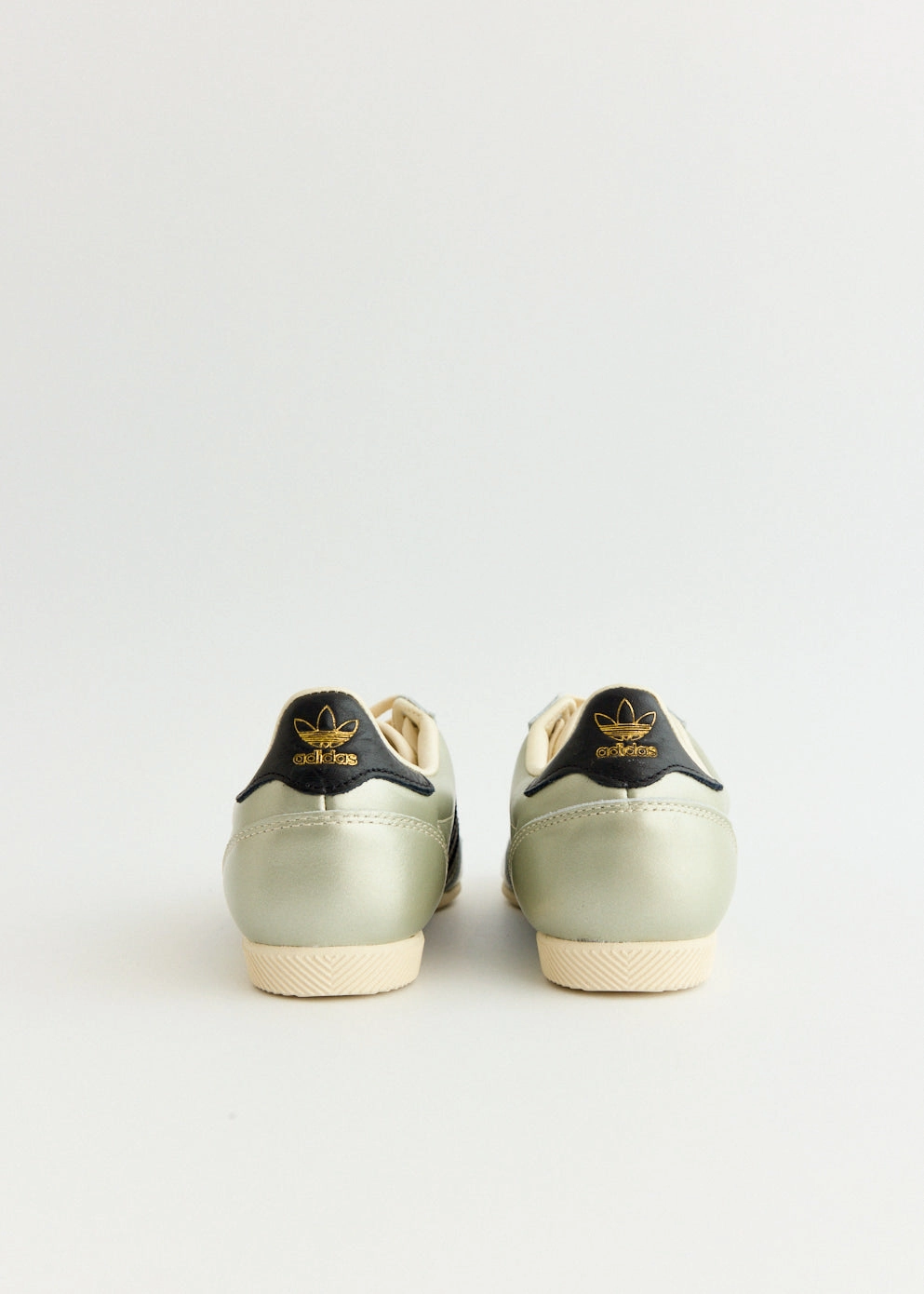 Superior Materials, Quick Access Pocket, Fast Selling Item Women's Japan 'Silver Black' Sneakers