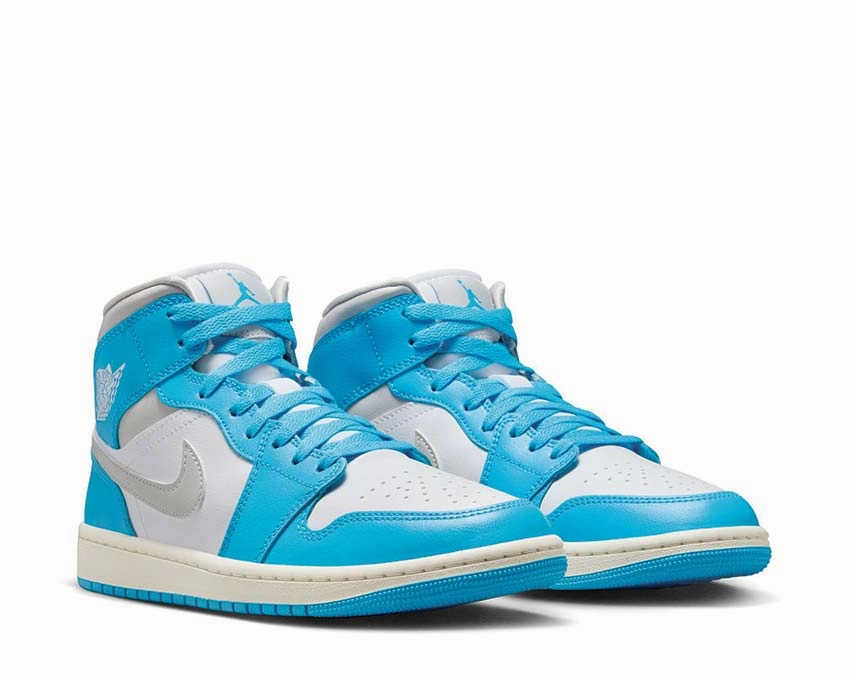 Air Jordan 1 Mid W "Powder Blue" Quilted Leather Clutch