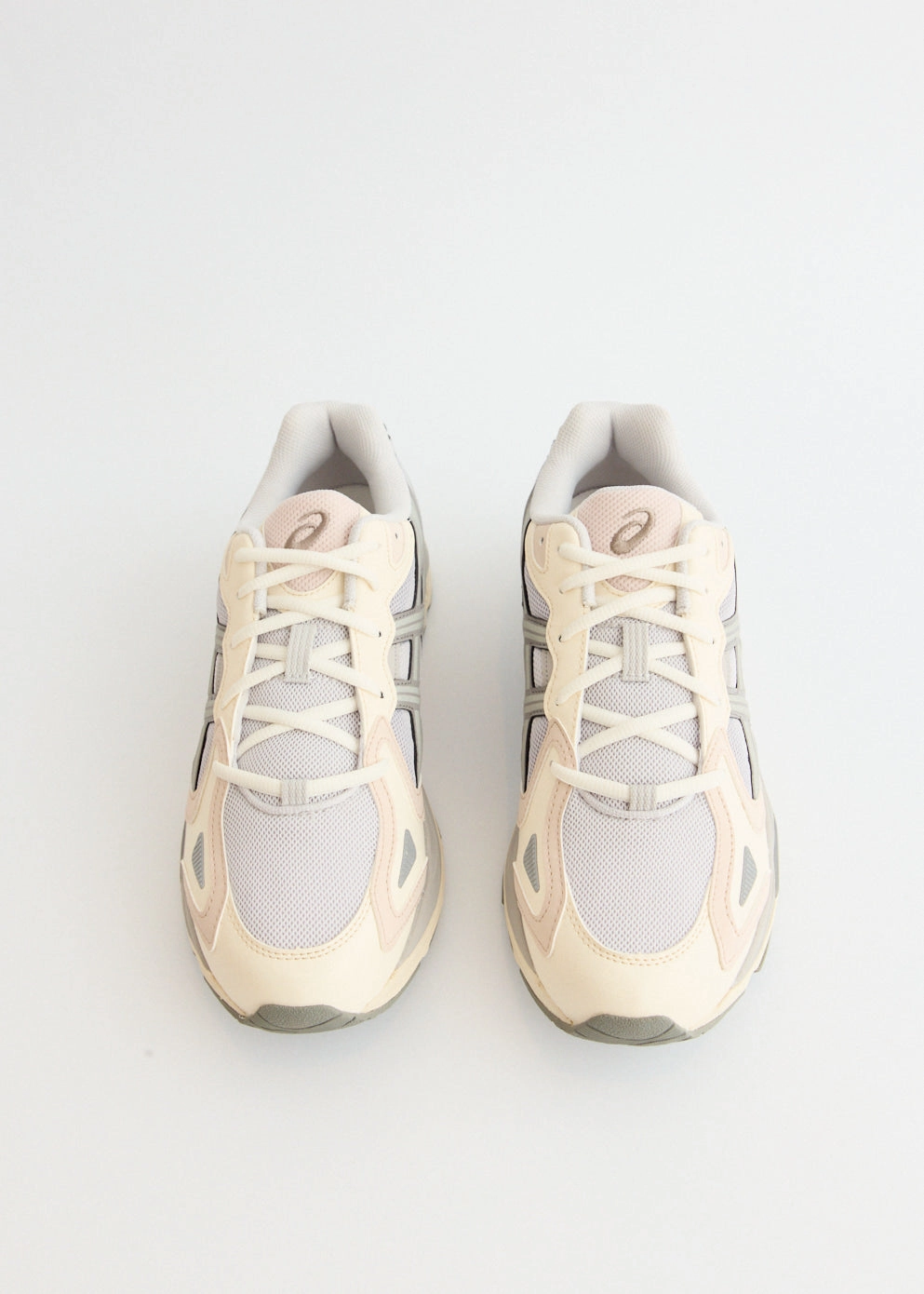 Trendy And Practical GEL-K1011 'Cloud Grey Cream' Sneakers Metallic Silver Clutch Purse