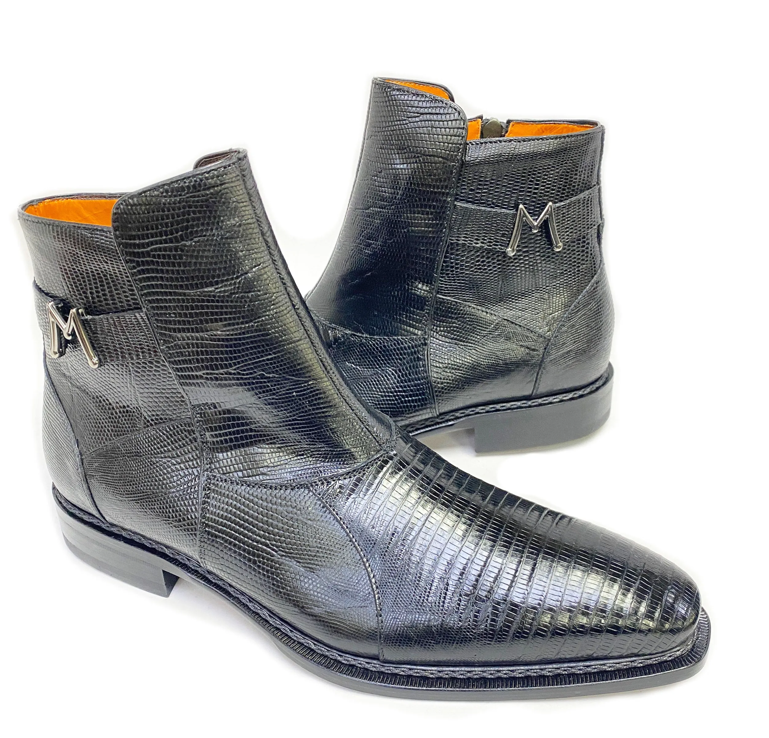 Style: Peninsula-Black