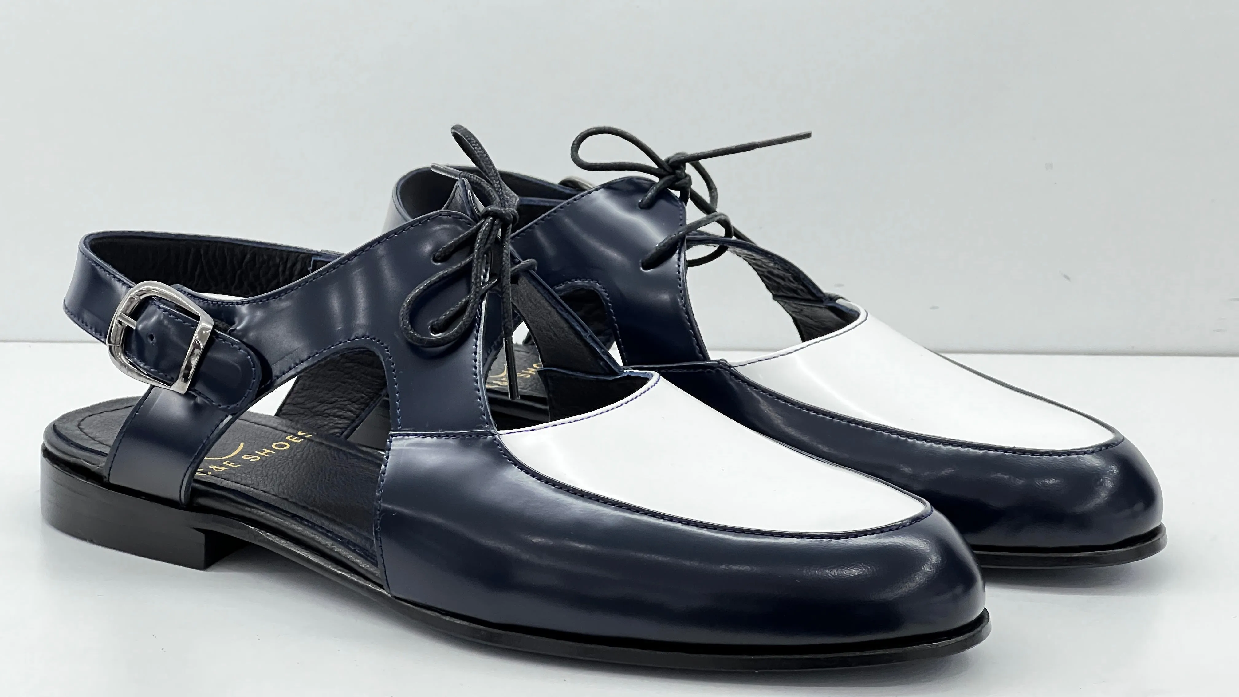 Style: S455-Navy/White