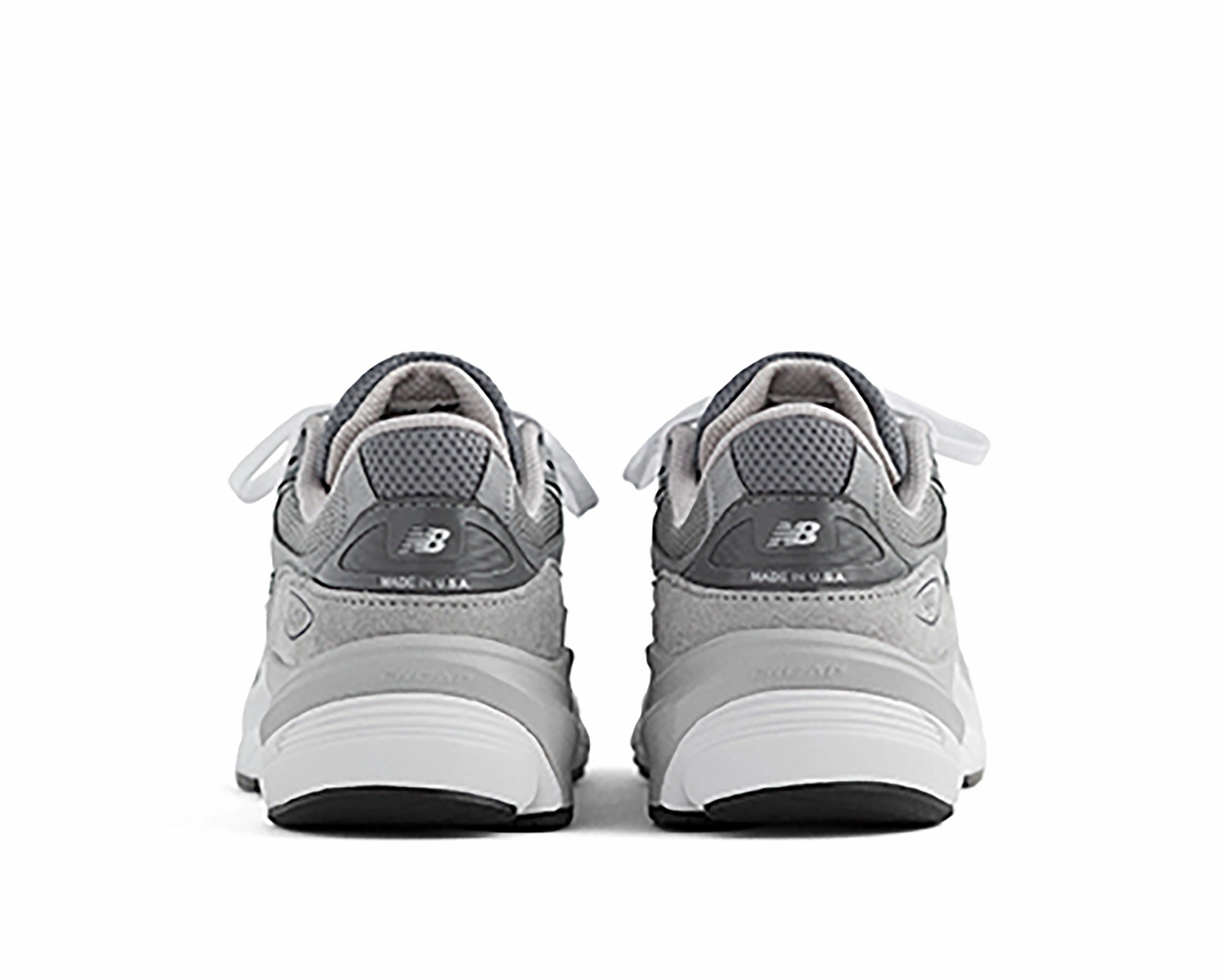 Outdoor Essential Men`s M990v6 Sneakers Magnetic Closure