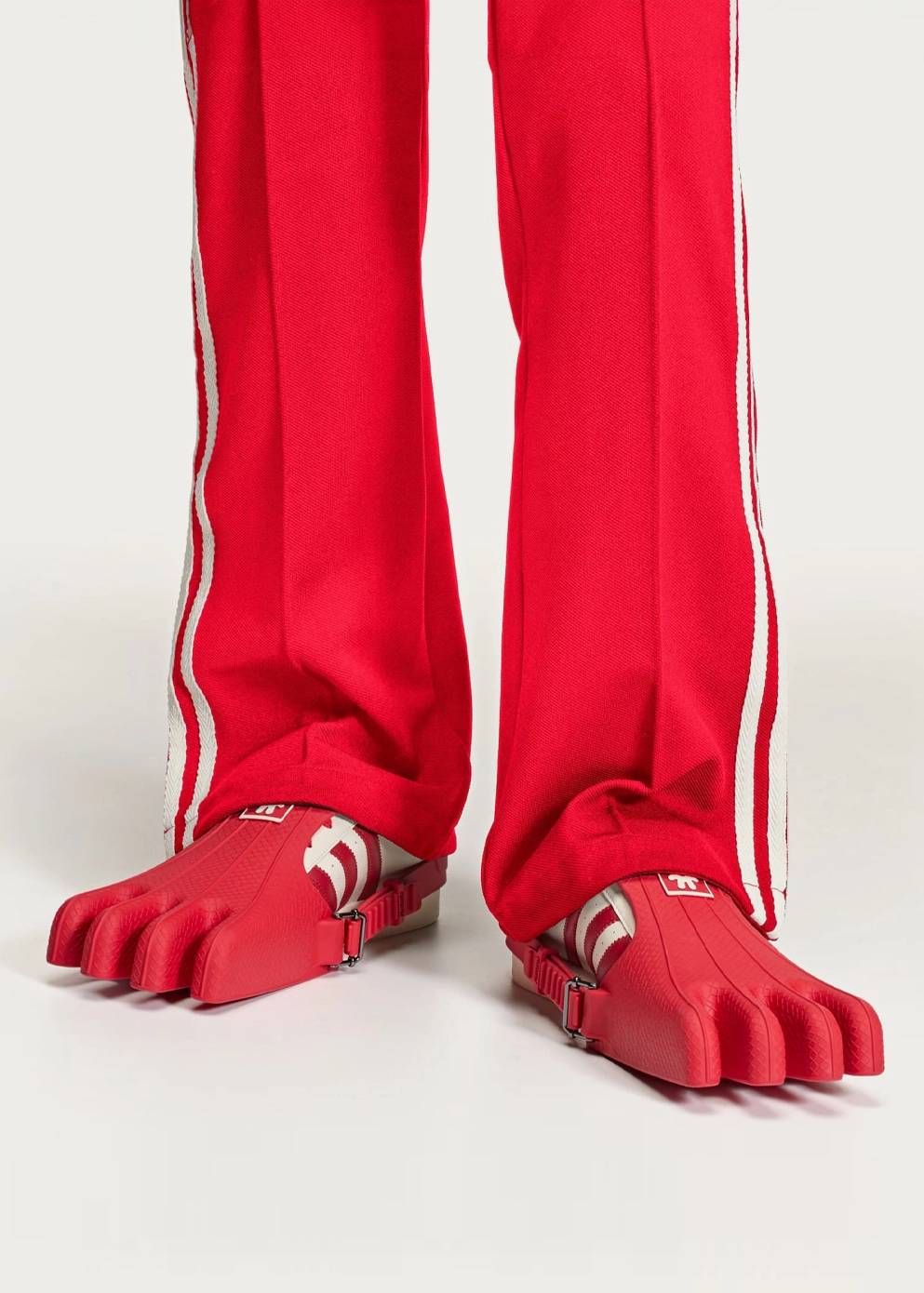 x Avavav Superfinger Superstar Sneakers Trendy