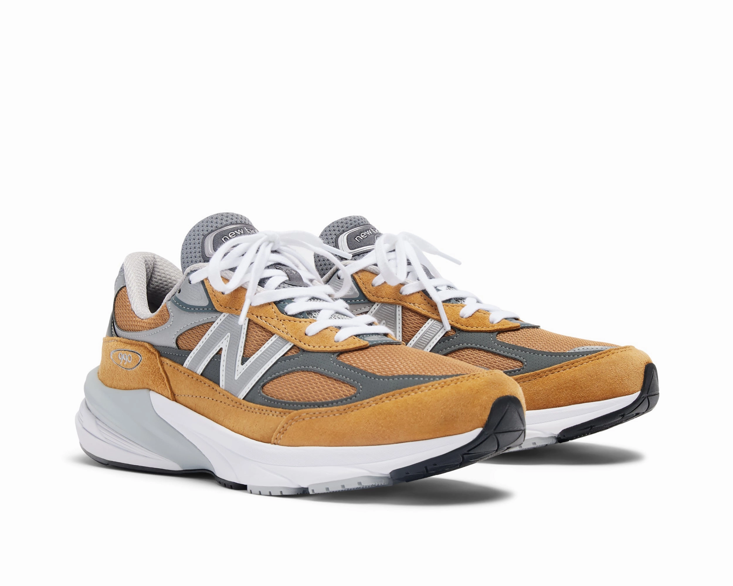 Men`s 990v6 Workwear Sneaker Style Meets Function, Durable, Adjustable Strap