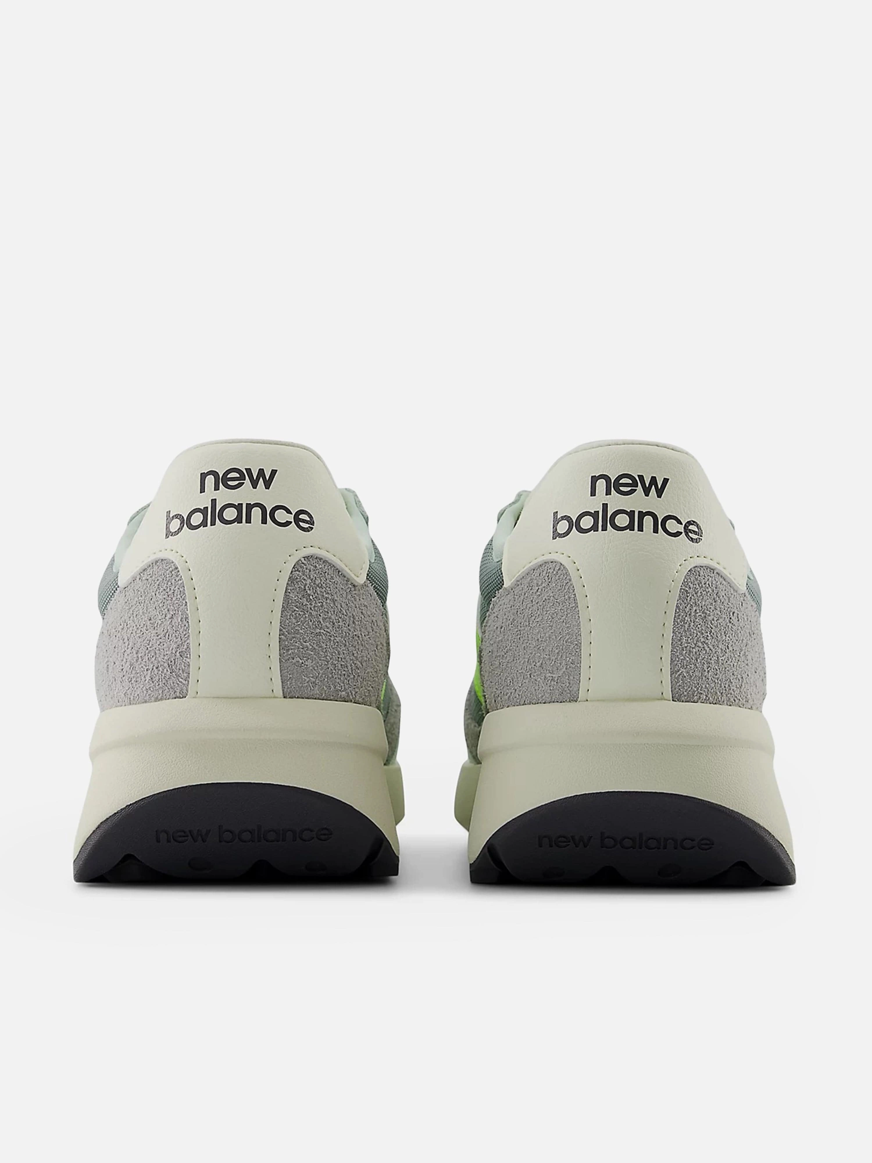 Kids 370 Trainers in Green Enjoy Free Shipping