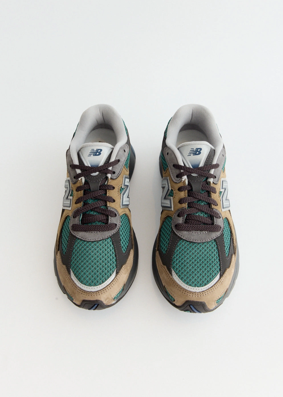 2010 'Vintage Khaki' Sneakers Expandable, Experience The Best, Multiple Compartments