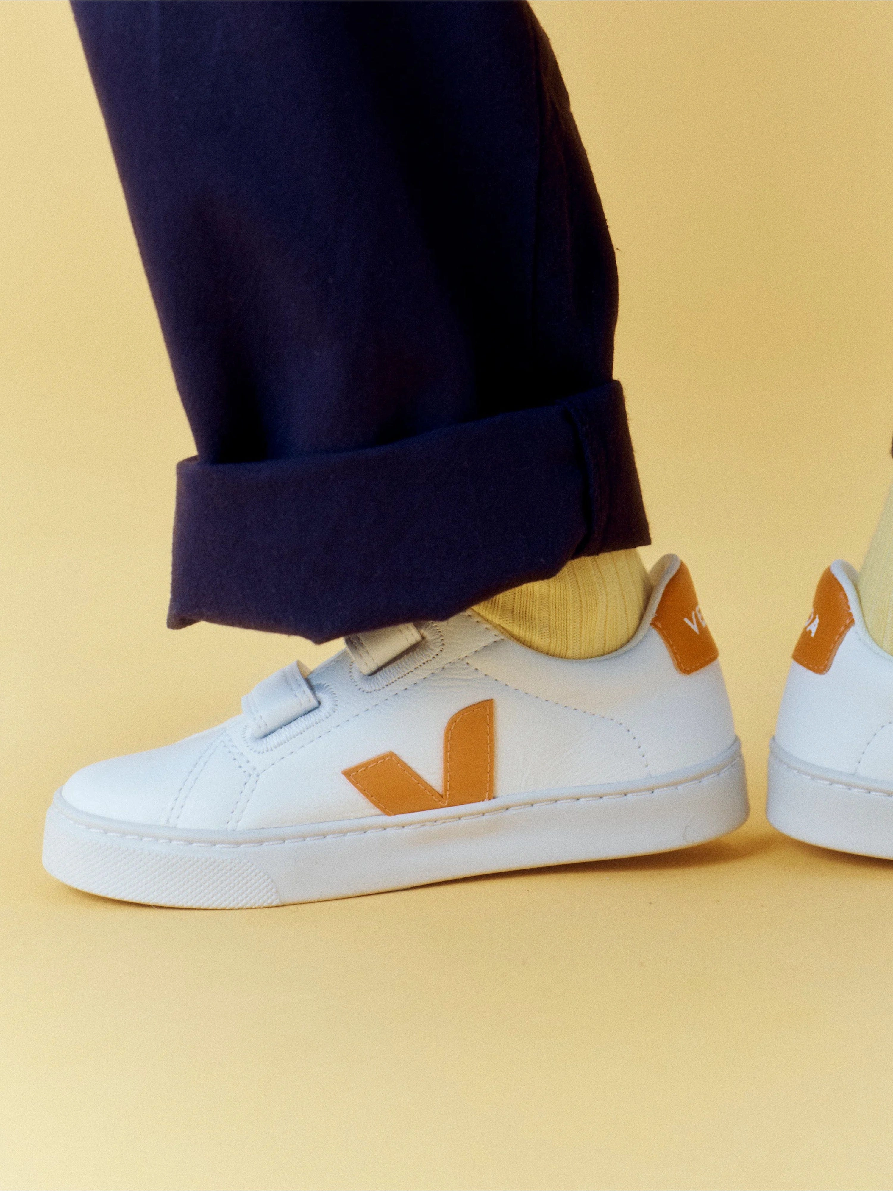 See It, Want It, Get It, Built For The Long Haul, Unlined Veja Kids Chromefree Leather Small Esplar Traners in White