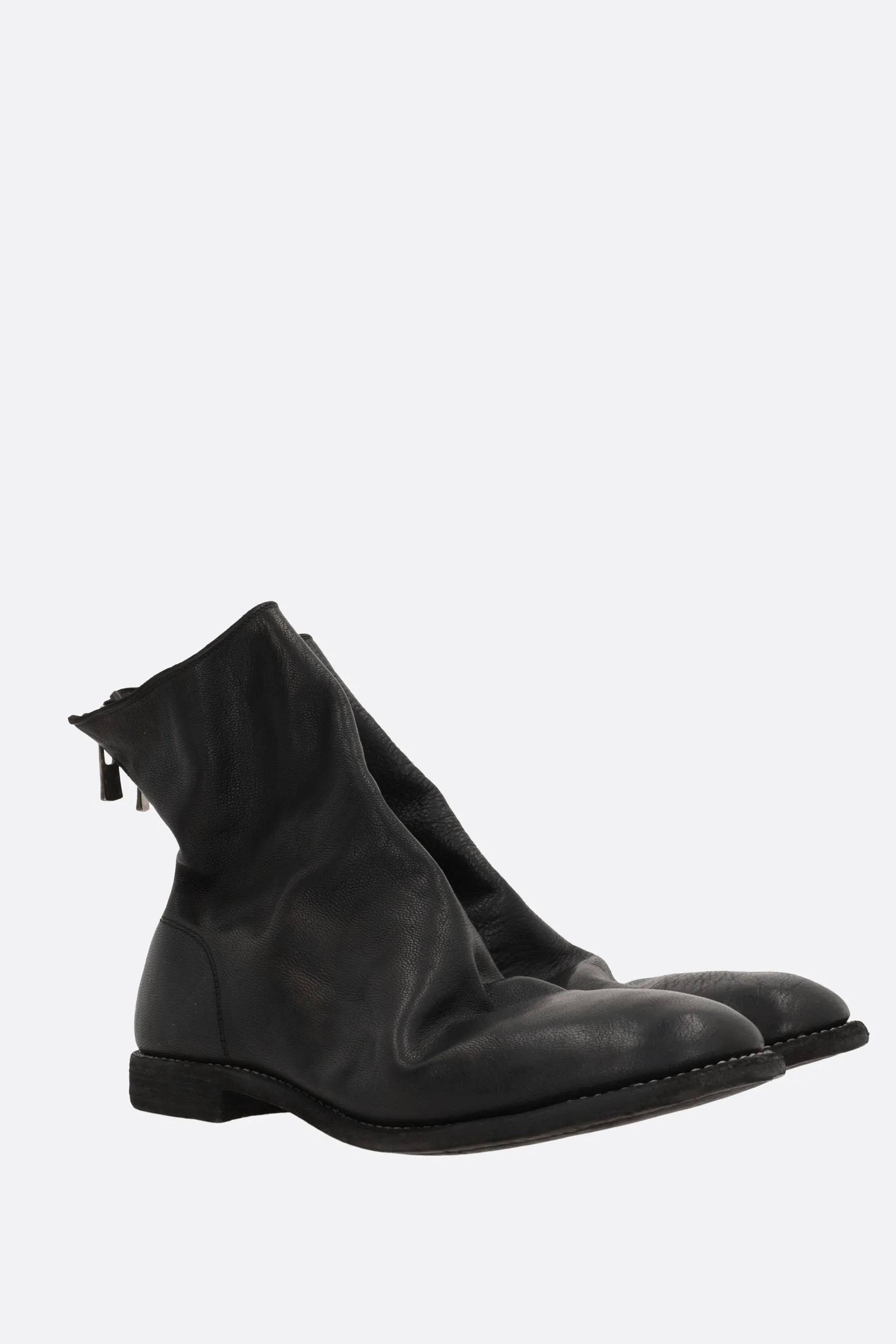 zipped ankle boots in grainy leather